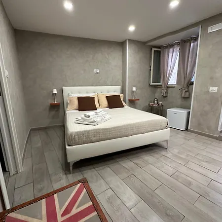 Carlotta's 18 * Nápoles