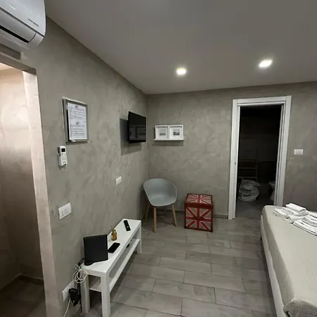 Carlotta's 18 * Nápoles